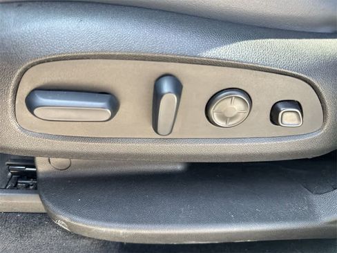 Used 2024 Buick Enclave Premium image 25