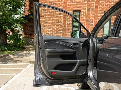 Used 2017 Honda Ridgeline RTL-T image 16