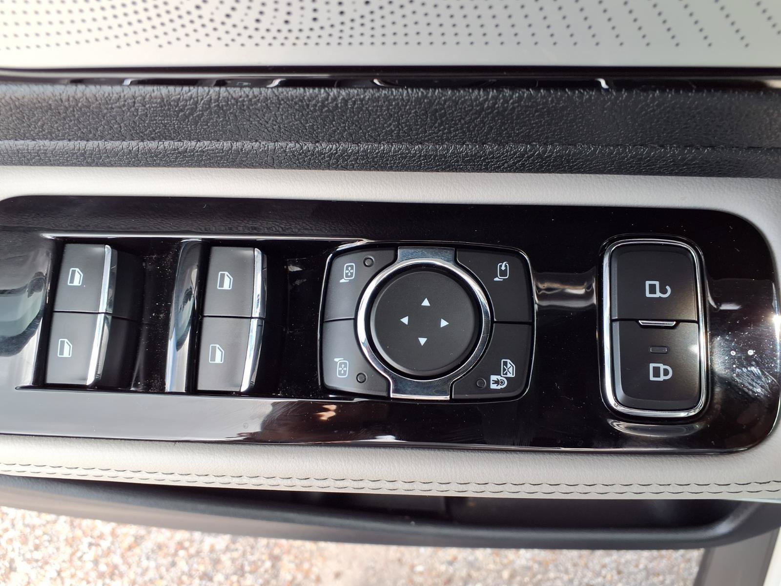 Used 2026 Lincoln Aviator Reserve w/ Luxury Package RWD image 8