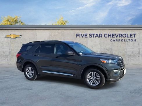 Used 2023 Ford Explorer XLT w/ Equipment Group 202A image 2