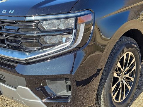 Used 2025 Ford Expedition Max Platinum image 10