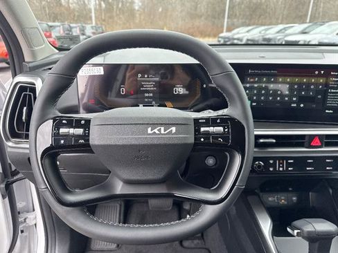 New 2026 Kia Sorento LX image 9