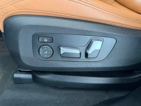 Used 2022 BMW X5 xDrive40i w/ M Sport Package AWD/4WD image 44