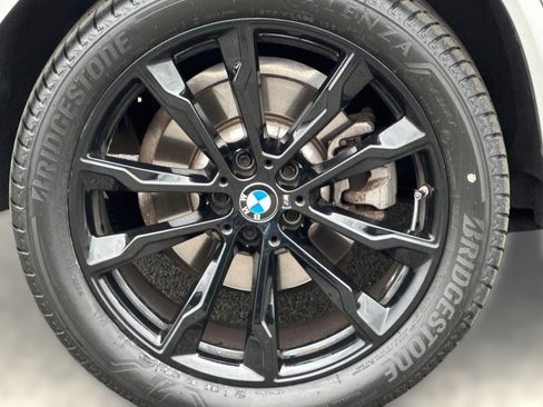 Used 2024 BMW X4 xDrive30i w/ Premium Package image 11