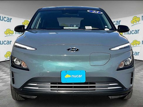Used 2023 Hyundai Kona SE image 2