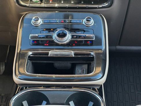 Used 2022 Lincoln Nautilus Standard AWD w/ Premium Package image 14