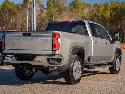 Used 2024 Chevrolet Silverado 2500 LTZ w/ LTZ Plus Package image 8