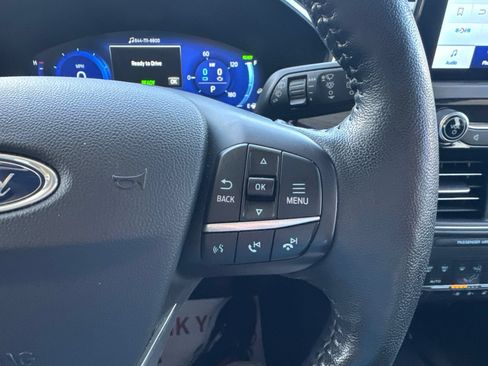 Used 2020 Ford Escape Titanium AWD/4WD image 25