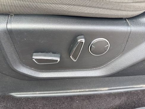 Used 2017 Ford F150 XLT w/ Equipment Group 302A Luxury image 14