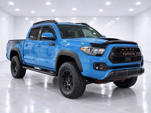 Used 2018 Toyota Tacoma TRD Pro AWD/4WD image 7