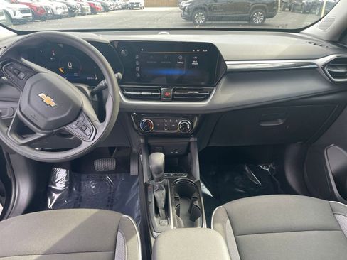 Used 2025 Chevrolet TrailBlazer LT image 37