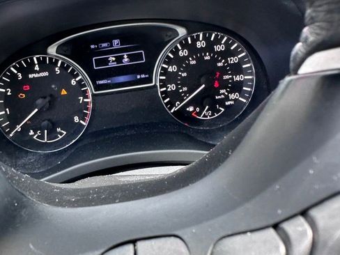 Used 2017 Nissan Pathfinder SV AWD/4WD image 14