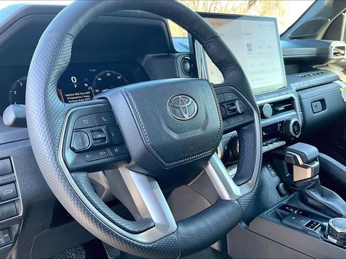 Used 2024 Toyota Tacoma Limited w/ Limited Package (LT) image 17