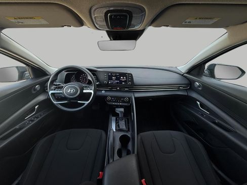 Used 2023 Hyundai Elantra SEL w/ Cargo Package image 5
