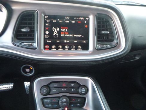 Used 2022 Dodge Challenger SXT w/ Plus Package image 13