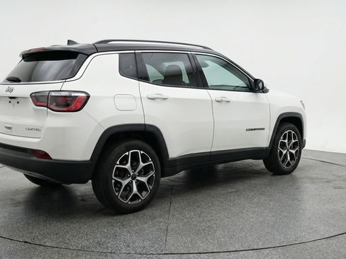 Used 2025 Jeep Compass Limited AWD/4WD image 9