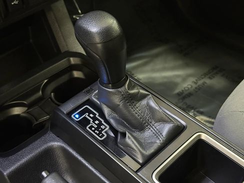 Used 2021 Toyota Tacoma SR AWD/4WD image 27