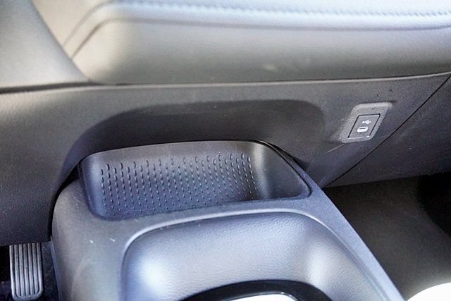 Used 2025 Toyota Corolla SE FWD image 39