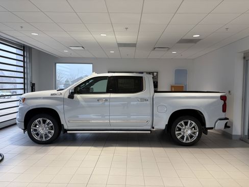 New 2026 Chevrolet Silverado 1500 High Country image 2