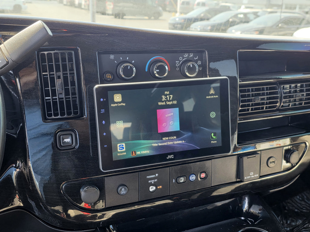 Used 2023 GMC Savana 2500 Extended RWD image 45