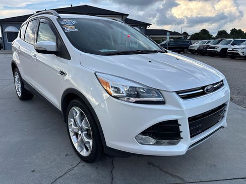Used 2013 Ford Escape Titanium w/ Class II Trailer Tow Pkg FWD image 2