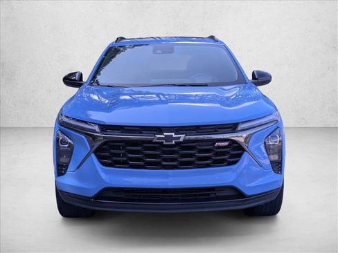 Used 2024 Chevrolet Trax RS w/ Sunroof Package FWD image 2