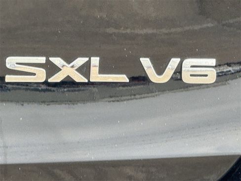 Used 2019 Kia Sorento SX image 8