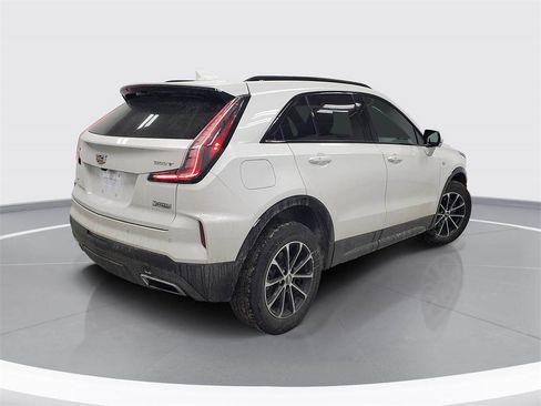 Used 2024 Cadillac XT4 Sport image 3