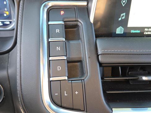 Used 2024 Chevrolet Tahoe Z71 w/ Luxury Package image 28