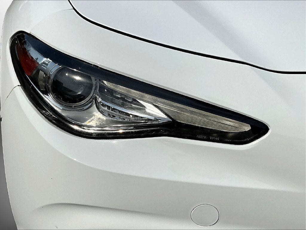 Used 2020 Alfa Romeo Giulia AWD w/ Cold Weather Package image 33
