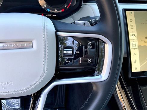 Used 2024 Land Rover Range Rover Sport SE image 24