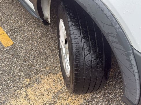 Used 2017 Ford Transit 350 XLT image 5