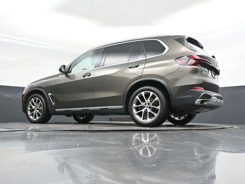 Certified 2025 BMW X5 xDrive40i w/ Premium Package image 40