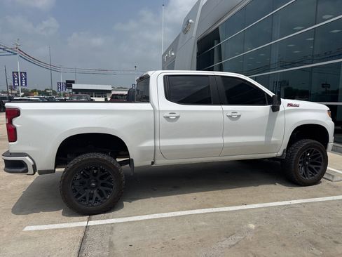 Used 2024 Chevrolet Silverado 1500 RST w/ Z71 Off-Road Package AWD/4WD image 2