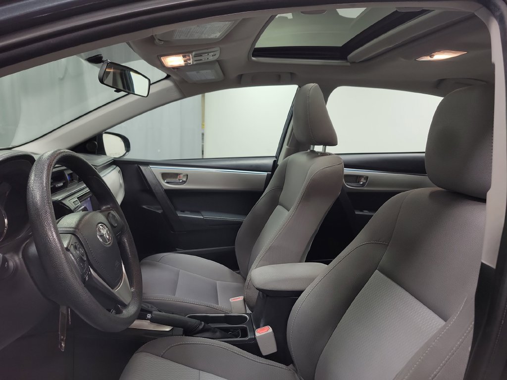 Used 2015 Toyota Corolla LE FWD image 15