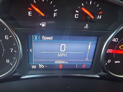 Used 2023 GMC Terrain SLE w/ Driver Convenience Package image 25