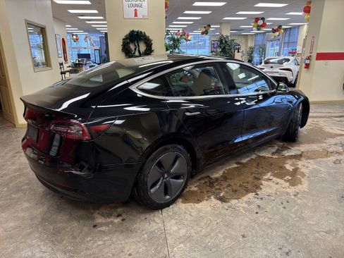 Used 2019 Tesla Model 3 Standard Range Plus image 10