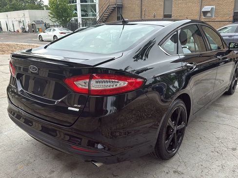 Used 2016 Ford Fusion SE FWD image 5