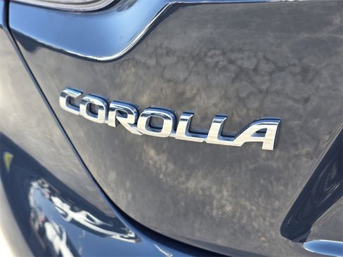 Used 2023 Toyota Corolla LE image 9