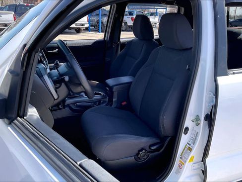 Used 2019 Toyota Tacoma TRD Off-Road image 7