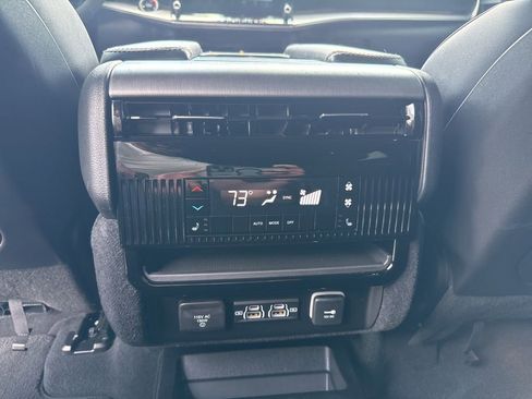 Used 2025 Jeep Wagoneer Series II image 25