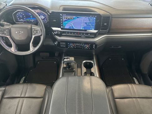 Used 2024 Chevrolet Silverado 1500 High Country w/ Midnight Edition AWD/4WD image 3