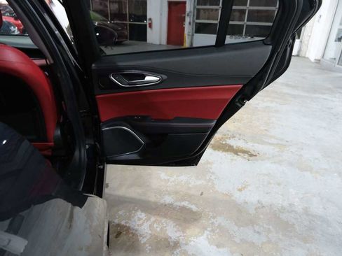Used 2019 Alfa Romeo Giulia w/ Nero Edizione image 24