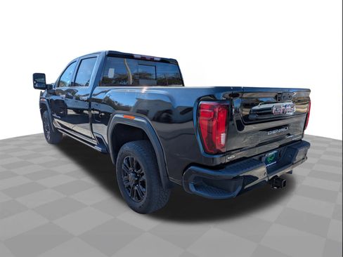 Certified 2022 GMC Sierra 2500 Denali w/ Denali Black Diamond Edition image 6