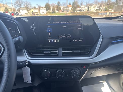 New 2026 Chevrolet Trax LS w/ LS Convenience Package image 24