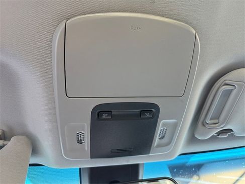 Used 2018 Toyota Camry SE image 21