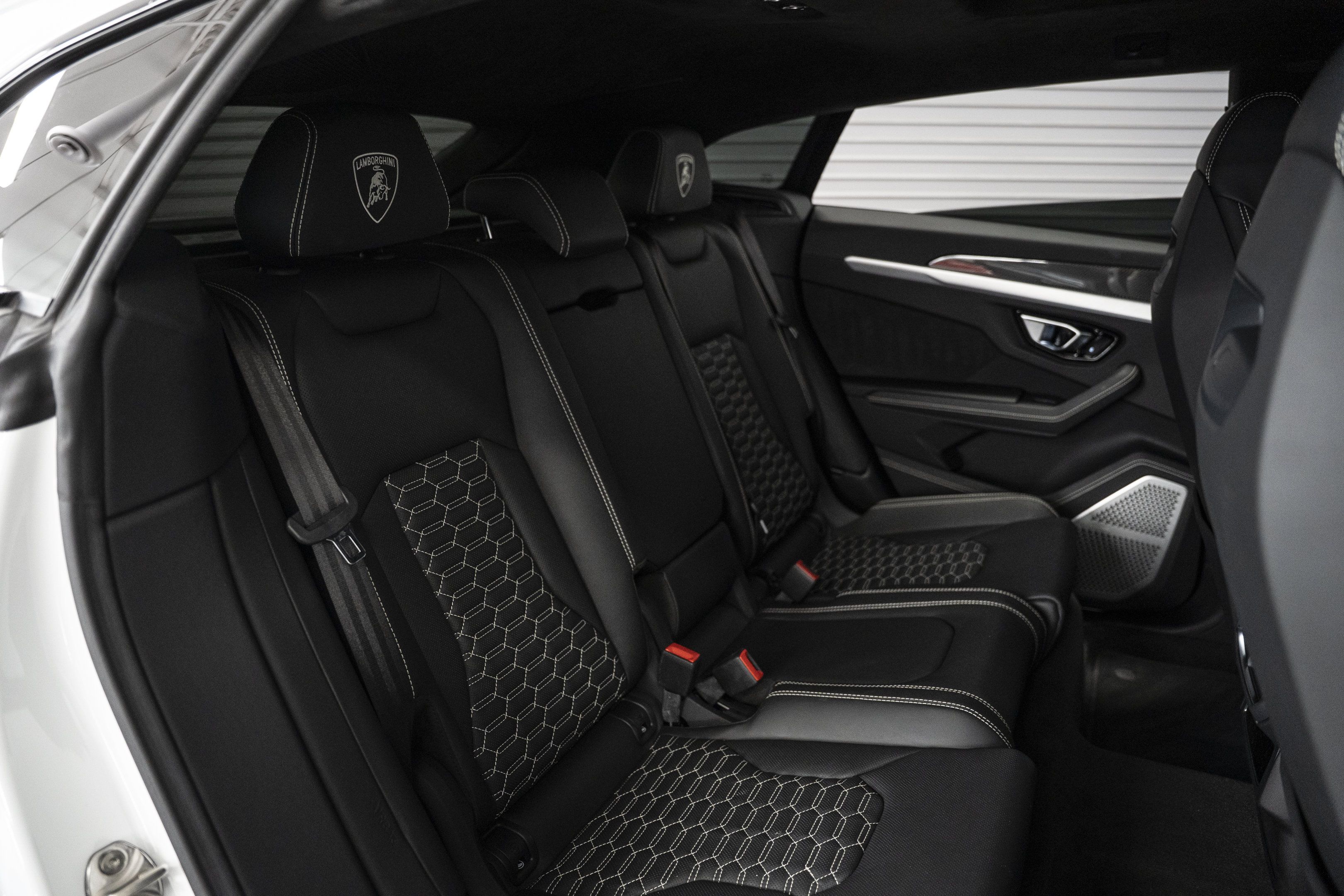 Used 2022 Lamborghini Urus AWD/4WD image 31