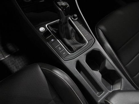 Certified 2023 Volkswagen Jetta SE image 14