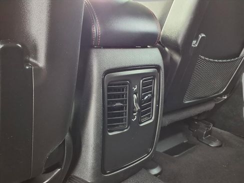 Used 2023 Dodge Durango GT image 25