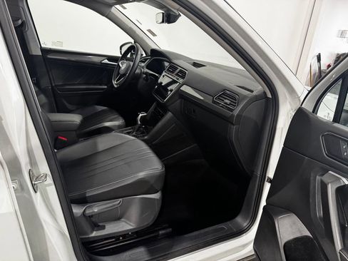 Used 2024 Volkswagen Tiguan SE FWD image 23